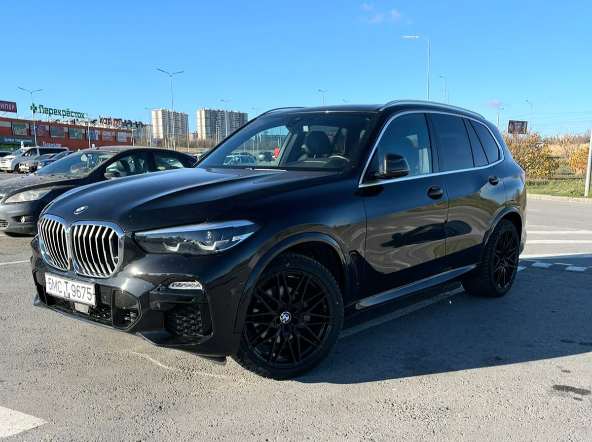 BMW X5 2019 г. черный 
